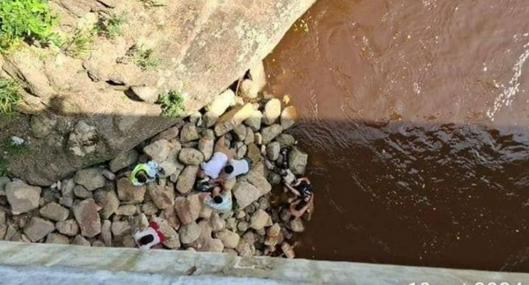 Grave accidente en el puente del río Sumapaz: pareja cayó desde el puente 