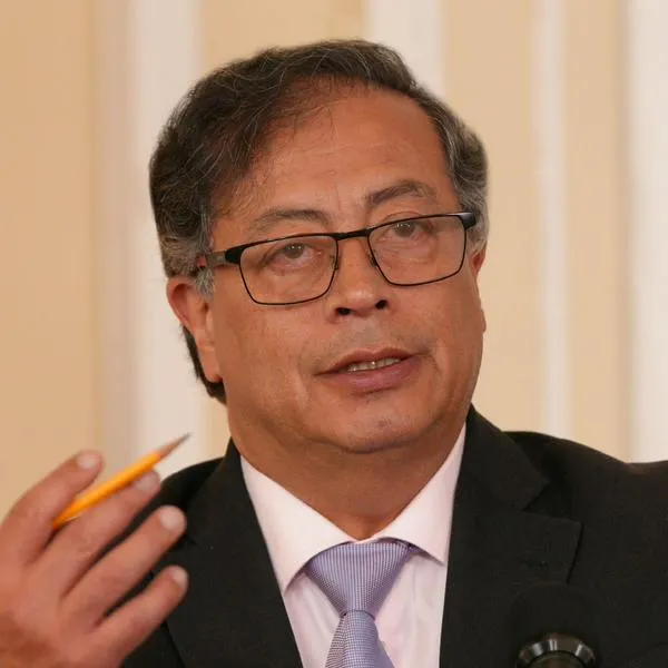 El Gobierno Petro iniciará compra de cosecha de coca a campesinos con los impuestos que pagan los colombianos; destaparon la hoja de ruta.