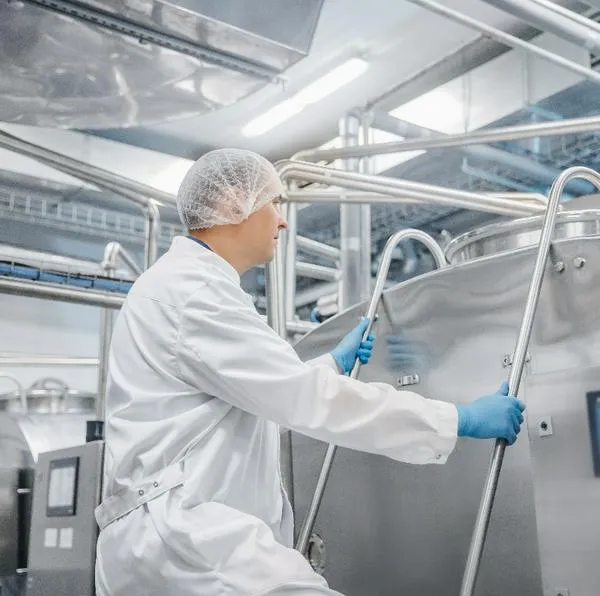 Cerrarán 13 empresas en Colombia que se dedican a la venta de leche en Colombia por engañar a sus clientes con productos de lactosuero. 