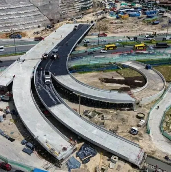 Obra en la calle 127 con avenida Boyacá, en Bogotá, en nota sobre que quedó paralizada