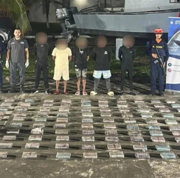 Detienen embarcación con más de 142 kilogramos de cocaína en el Golfo de Urabá