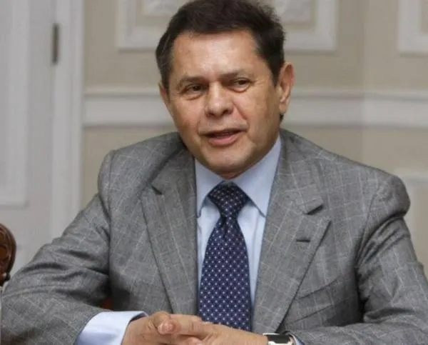 Carlos Mattos estaría ofreciendo un jardín infantil para rebajar condena
