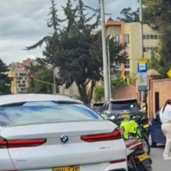 Apareció la conductora de BMW que atropelló a un niño en Bogotá y dio versión distinta a la del padre de familia. Dice que su vida está en riesgo. 