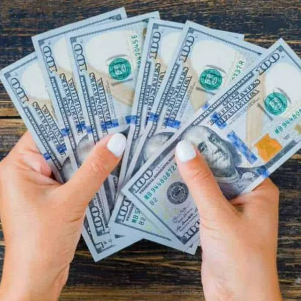 Dólar en Colombia abre nuevamente al alza y vuelve a acercarse a los $ 4.300
