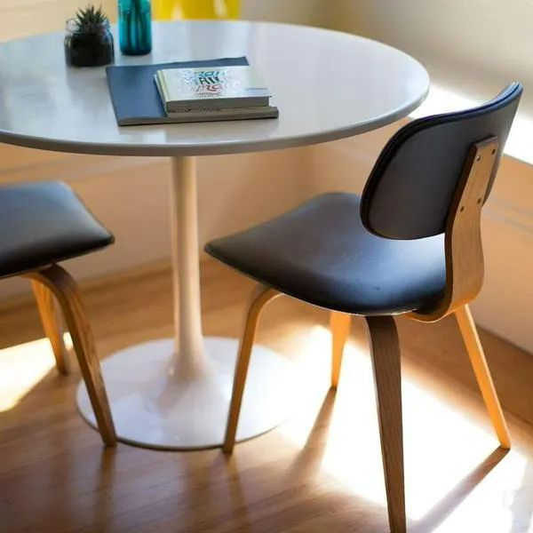 Foto de comedor, en nota de dónde comprar muebles de madera en Bogotá, en outlet virtual y físico muy barato