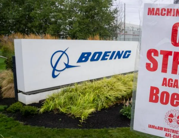 Sindicato de Boeing extiende su huelga y las pérdidas de la empresa ascienden a USD 6.200