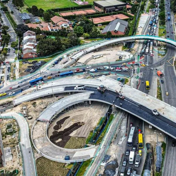 Obras en la calle 127 con avenida Boyacá, en Bogotá