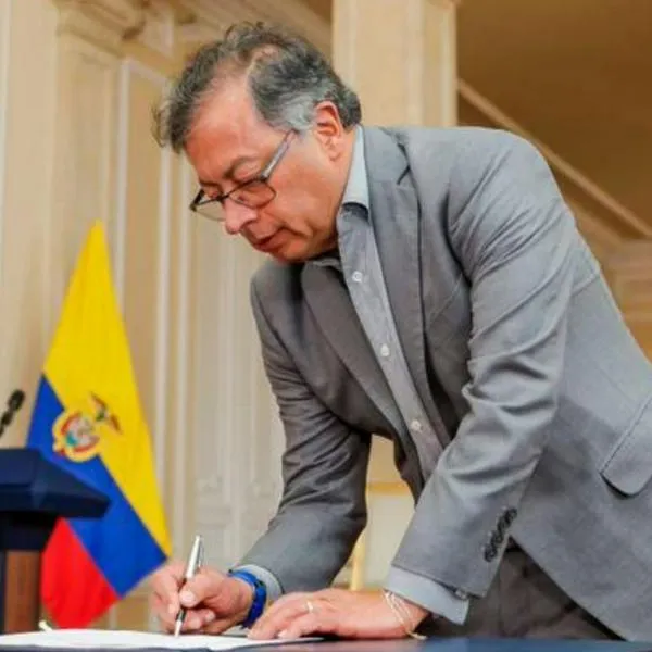 Gobierno Petro busca cambios en documentos modificando componente sexo-género