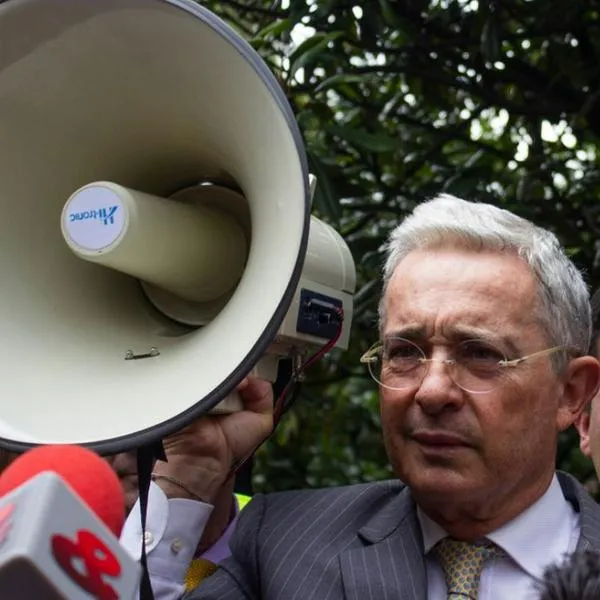 Álvaro Uribe Vélez respondió a Gustavo Petro por críticas que le hizo