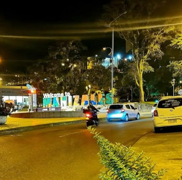 Funcionaria pública se volcó en su carro en Manizales: grado 3 de alcoholemia