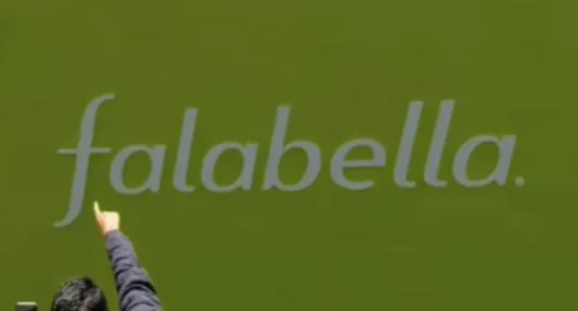 Falabella, con disfraces en promoción, para adultos y niños