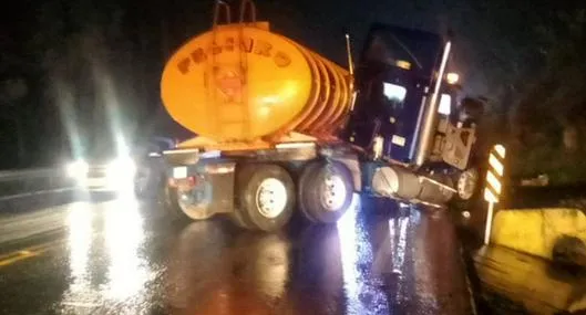 Accidente en la vía al llano provoca cierre temporal