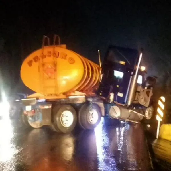 Accidente en la vía al llano provoca cierre temporal