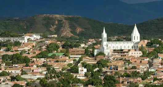 ¿Cuál es el pueblo más cercano a Cúcuta? 