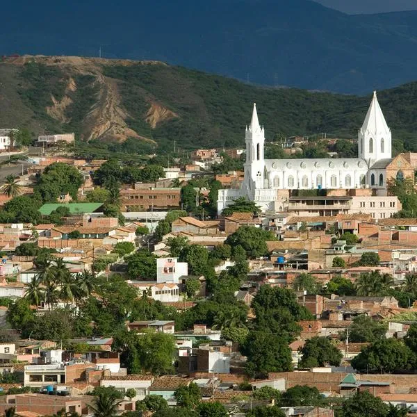 ¿Cuál es el pueblo más cercano a Cúcuta? 
