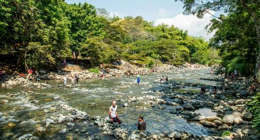 Foto del río Pance dónde pasear un domingo en Cali, con planes para hacer en un día