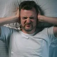 ¿Dónde llamar cuando el vecino no deja dormir? Guía de lo que debe hacer