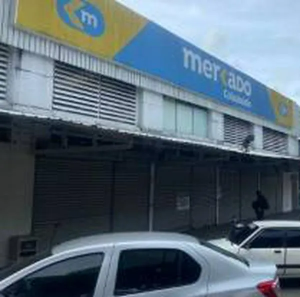 Cierran supermercado Colsubsidio de la avenida 19 con calle 12 norte de Armenia
