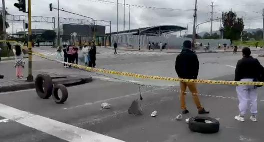 Protestas en El Tunal (Bogotá) afectan Transmilenio: 15 personas bloquean portal