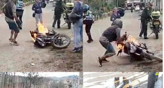 “Prefiero quemarla, lagartos”: sujeto incendió su moto antes que Tránsito se la llevara