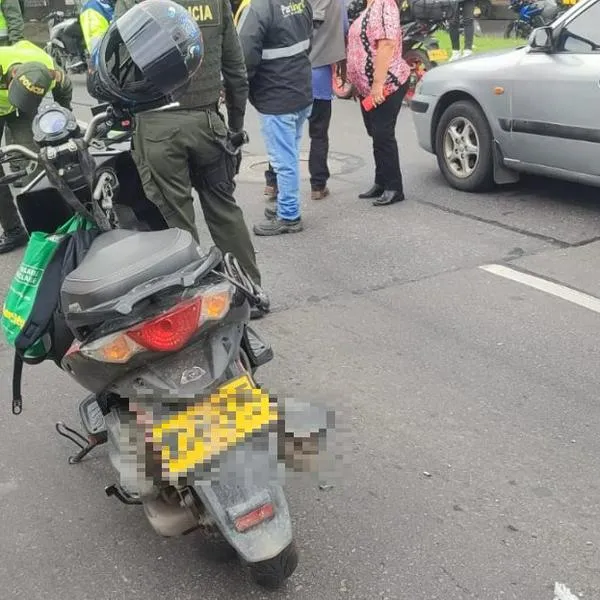 Peatón y motociclista fallecieron por accidente de tránsito en principal avenida de Bogotá
