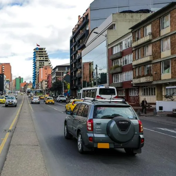 Pico y placa vehículos particulares y taxis en Bogotá hoy martes 29 de octubre 