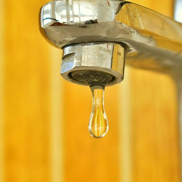 Familias de estratos 1, 2 y 3 en Bogotá recibirían golpe al bolsillo por el agua