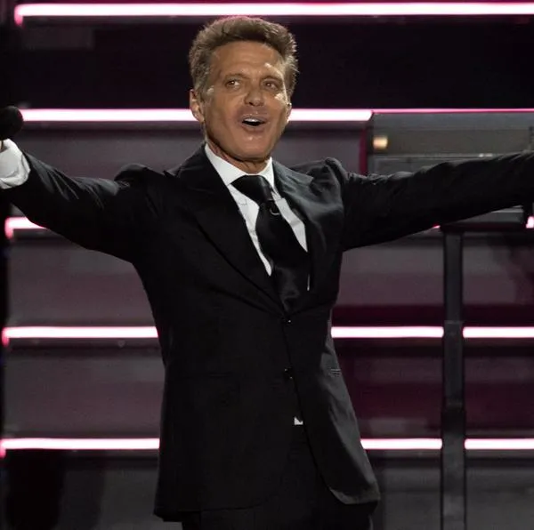 Luis Miguel en concierto, los cuales canceló en México por una grave enfermedad que contrajo