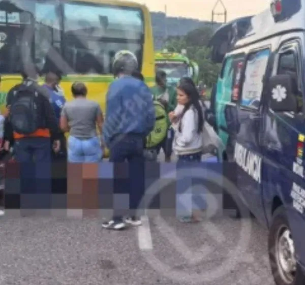 Motociclista murió en terrible choque contra un bus en Bucaramanga: cómo fue