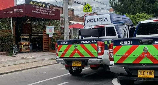 En esta panadería de Modelia, Bogotá, unos sicarios asesinaron a tiros a un abogado