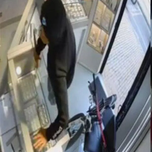 Ladrón quería atracar joyería en el centro de Bogotá y terminó acorralado