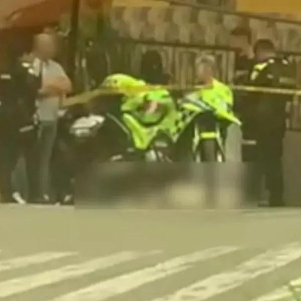 Mujer en Envigado murió mientras manejaba moto; le dio malestar y colapsó
