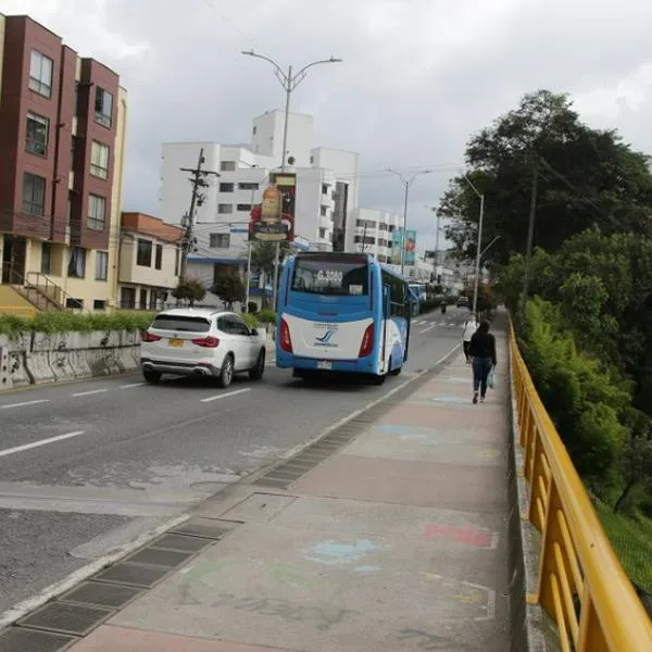 Atropelló a guarda de tránsito en Manizales, se salvó de la cárcel y condujo ebrio