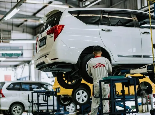 Venta de vehículos en Colombia creció 34 % en octubre; fue el mes con mayor registro de híbridos