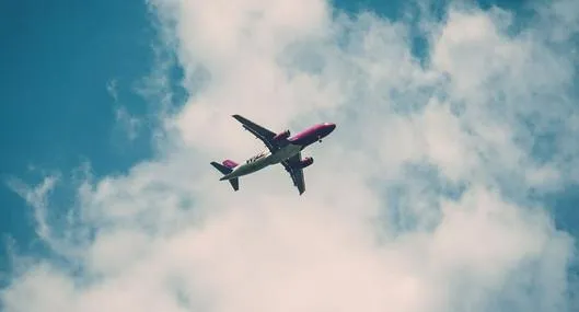 Avión de Avianca tuvo que aterrizar de emergencia en vuelo de Bogotá a Madrid