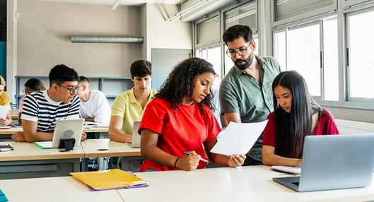 Estudiantes, en nota sobre las becas del Icetex para hacer maestrías y doctorados en el extranjero