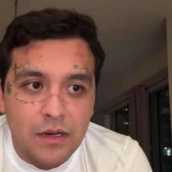 Christian Nodal tuvo inesperado desliz con Cazzu cuando estaba en un vivo
