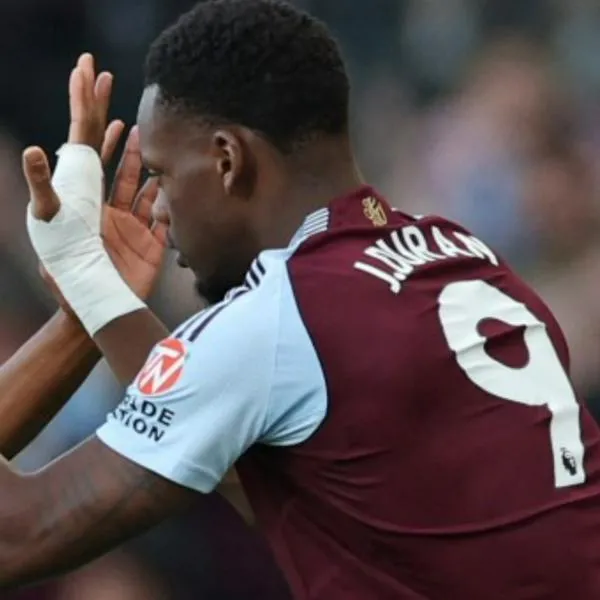 Morgan Rogers molesto al ser sustituido por Jhon Durán en Aston Villa-Tottenham
