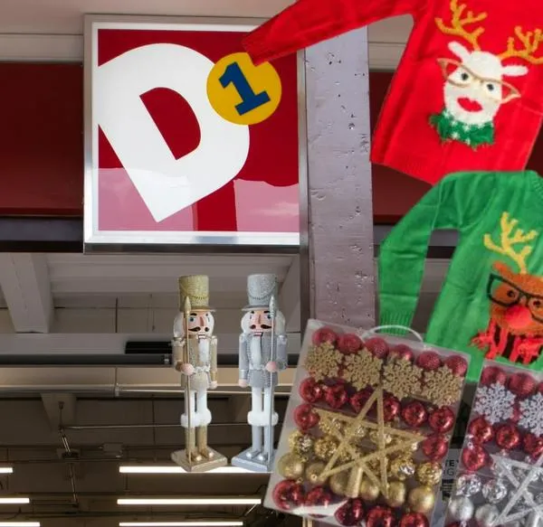 D1 lanzó decoración de navidad barata: vende vasos, moldes, cascanueces y más