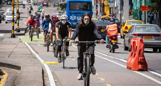 Ciclista vivió pánico en el norte de Bogotá, en la carrera Séptima, donde fue robado y le dispararon 2 veces. El hurto asciende a 50 millones de pesos. 