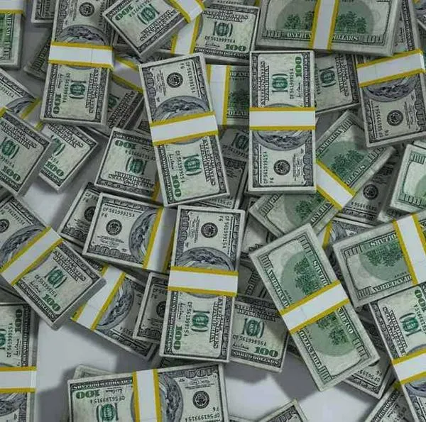 Dólar en Colombia baja luego de una jornada volátil, aunque se mantiene por encima de $ 4.400