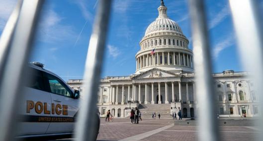 Elecciones en Estados Unidos hoy: hombre fue arrestado por oler a combustible