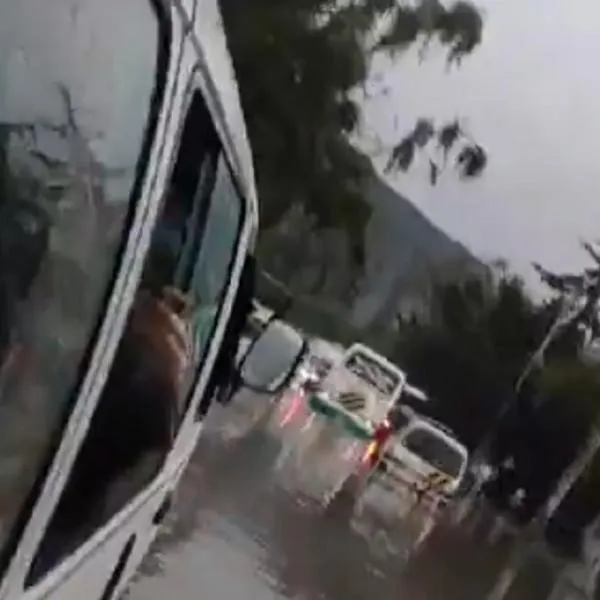 Inundaciones en Bogotá:  Incertidumbre por rutas escolares atrapadas
