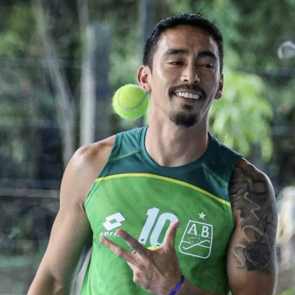 Fabián Sambueza, de Bucaramanga, sigue furioso con el arbitraje en Colombia
