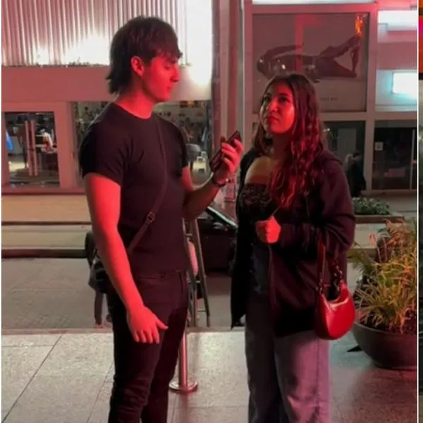 Joven en Bogotá pide de regalo una tarjeta de crédito para conquistarla: video viral