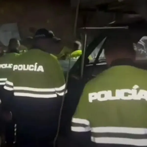 Ladrones robaron bodega en Bogotá y se llevaron más de 1.000 millones de pesos. Entraron con escalera al sitio, pero luego fueron capturados por la Policía