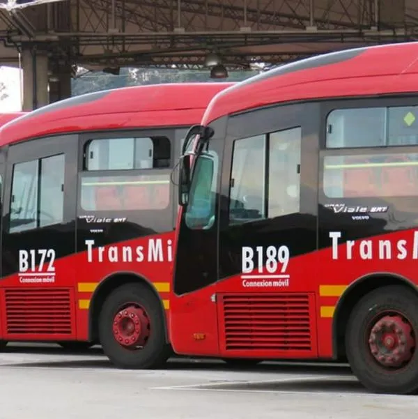 Protestas en Bogotá causan demoras en Transmilenio; cuáles rutas están afectadas