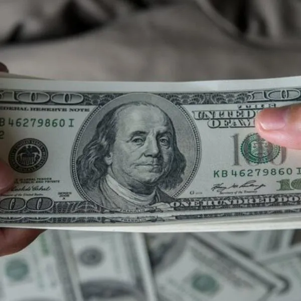 Dólar en Colombia se recupera, aunque se mantiene en la franja de los $ 4.300