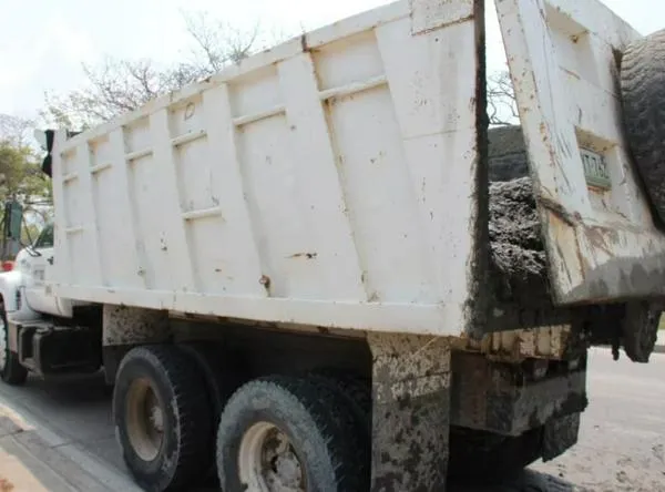 Trabajador murió luego de que le cayera encima cemento hirviendo de una volqueta