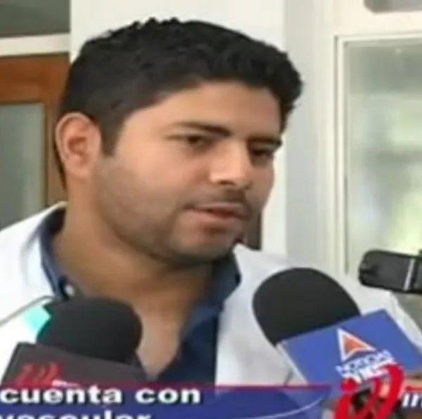 Asesinaron a reconocido médico en Colombia y le dispararon en frente de su familia, Su hija y esposa resultaron ilesas y están con apoyo psicológico. 
